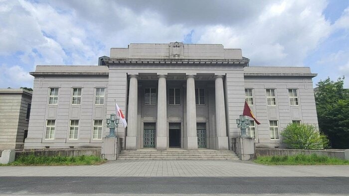 皇居にある皇宮警察本部 旧枢密院を改修した