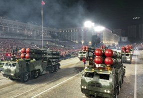 超大型放射砲(KN-25)も祖国解放戦争勝利70周年記念パレードに参加(労働新聞・7月28日)