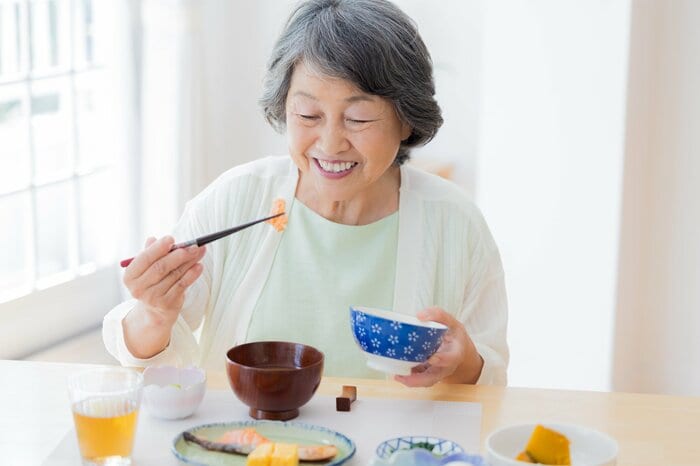 ひとり暮らしのシニアにもいいことがいっぱいある(画像:イメージ)
