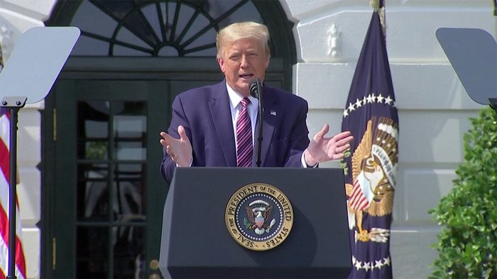 「ウイルスはやがて消え去る」と主張するトランプ大統領