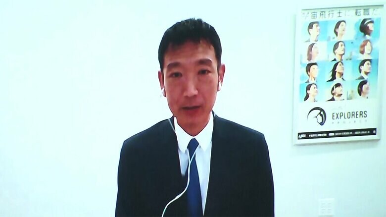 記者会見後のフォトセッションの様子