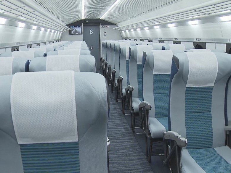 座席を大幅改良…リニア中央新幹線 新しい試験車の車内初公開 座り心地向上し全席にUSBコンセント