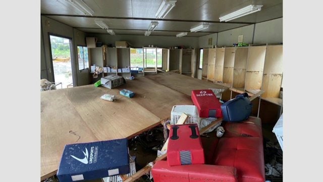 濁流の強さがうかがえる部室内　画像提供：磐城高校ラグビー部