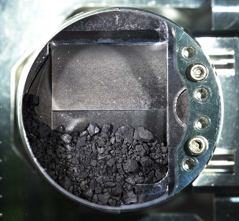 カプセル開封後の画像　JAXA提供