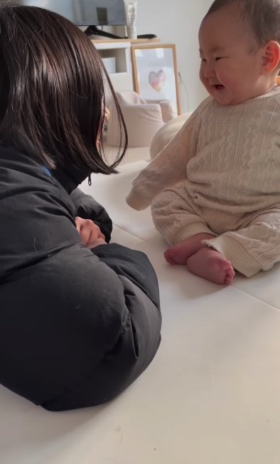 お姉ちゃんが帰ってきて嬉しいけいちゃん（提供：APさん）