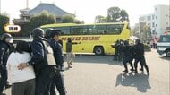 「はとバス」でバスジャック訓練　車内で「男が人質取り立てこもり」を想定…制圧までの流れを確認　警視庁