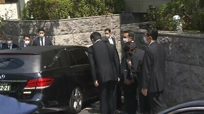 【速報】安倍元首相 無言の帰宅　昭恵夫人とともに