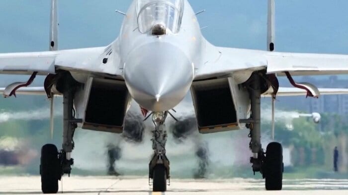中国空軍のJ-16戦闘爆撃機。今回の「連合利剣-2024A」演習に参加したとされる