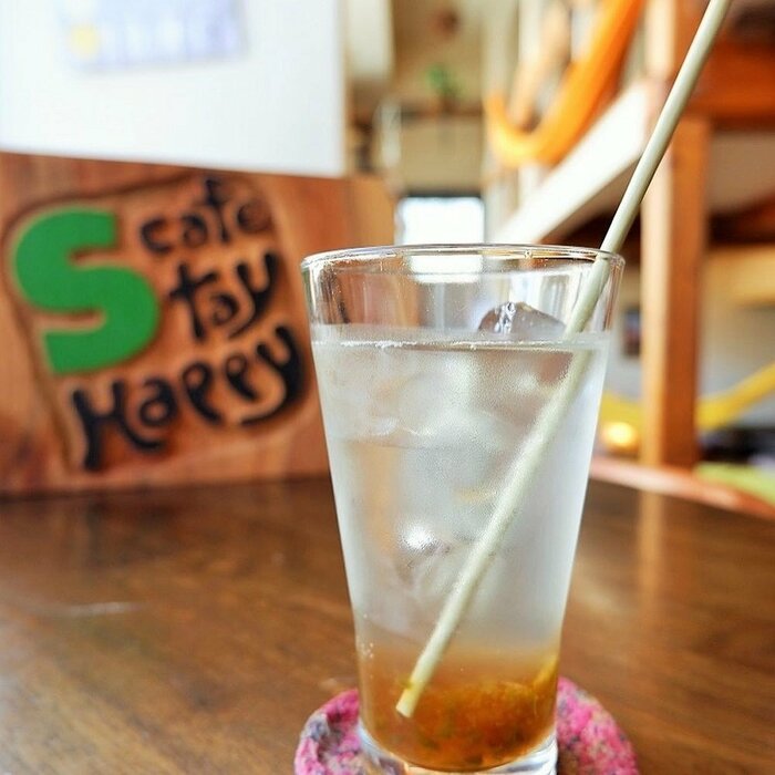 飲食店で使われる草ストロー(画像提供:合同会社HAYAMI)