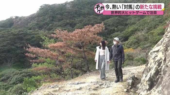 観光地の魅力を紹介するシュアンさん