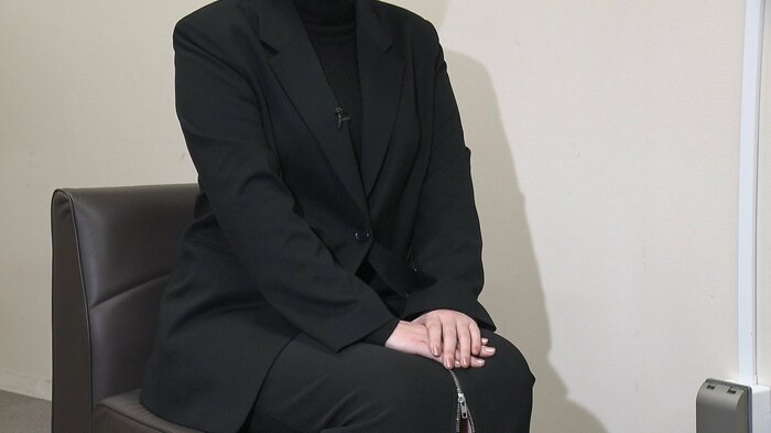 “共同作業”する男から暴力を振るわれたというユリさん(仮名)
