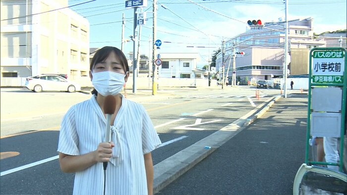 マスク未着用の女性が乗車したバス停