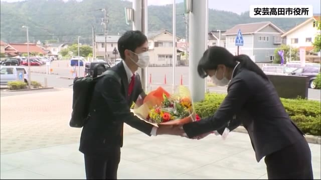 「市民の声を聞き」「公正な政治を」若き30代新市長が初登庁 三原市・安芸高田市