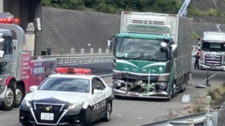 【速報】高松道で走行中のトラックに大型トラックが追突　トラック運転の男性が意識不明の重体【香川】｜FNNプライムオンライン