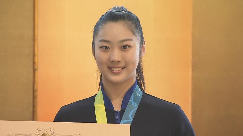 「ロス五輪でも金メダルを」新体操日本代表・高校2年生の花村夏実選手　世界選手権の団体総合で日本チーム初の金メダル獲得に貢献｜FNNプライムオンライン
