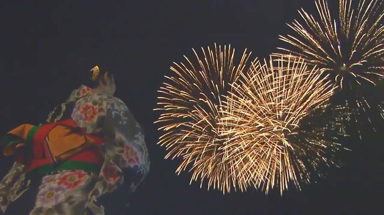 4年ぶりの「江津湖花火大会」　約1万発の大輪の花に過去最多14万7000人　ドローンの特別映像も｜FNNプライムオンライン
