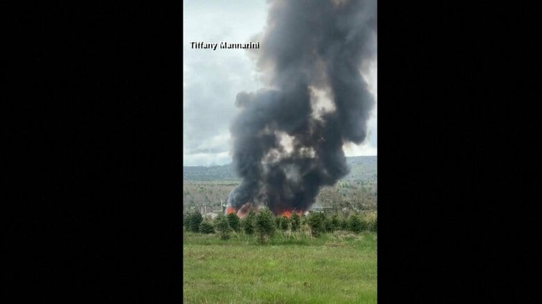 アメリカ・メーン州の製材所で爆発火災　消防隊員1人死亡、少なくとも10人負傷　現場は1881年創業の老舗製材所｜FNNプライムオンライン