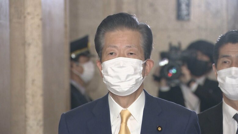 3党首会談に臨む公明党・山口代表(4日 国会内)