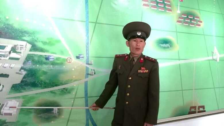 板門店を案内した朝鮮人民軍中佐