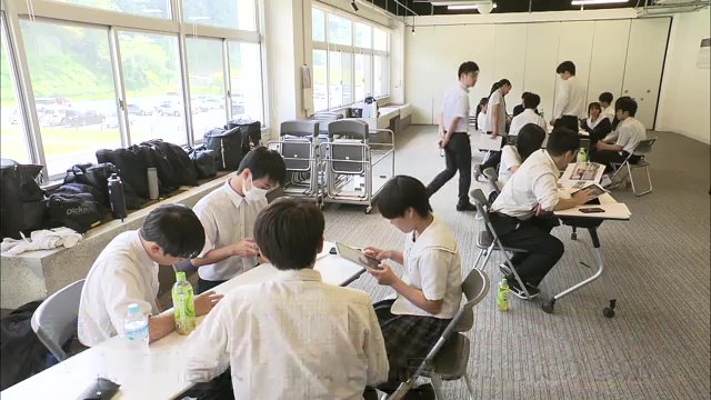 まちのリビングプロジェクトのミーティング　県立石川高校と学法石川の生徒が参加