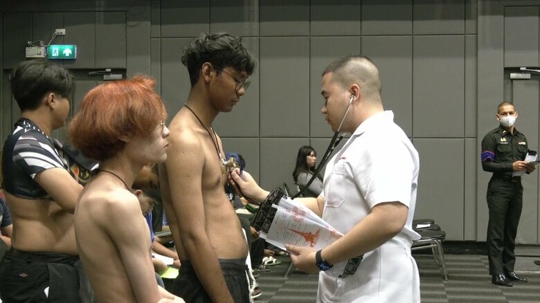 身体検査をクリアした者が徴兵の対象になる