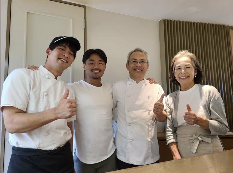 幼なじみのいる地元のケーキ店「PATIS Akiyama」を訪れた橋本