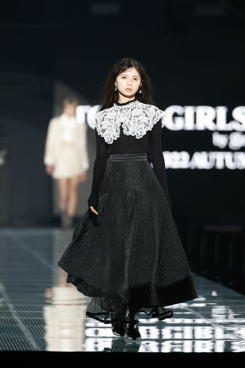(c) マイナビ TOKYO GIRLS COLLECTION 2022 AUTUMN/WINTER