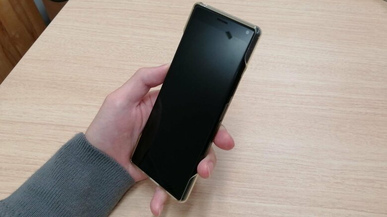 小指で支えると楽ではあるのだが…（画像は筆者撮影）