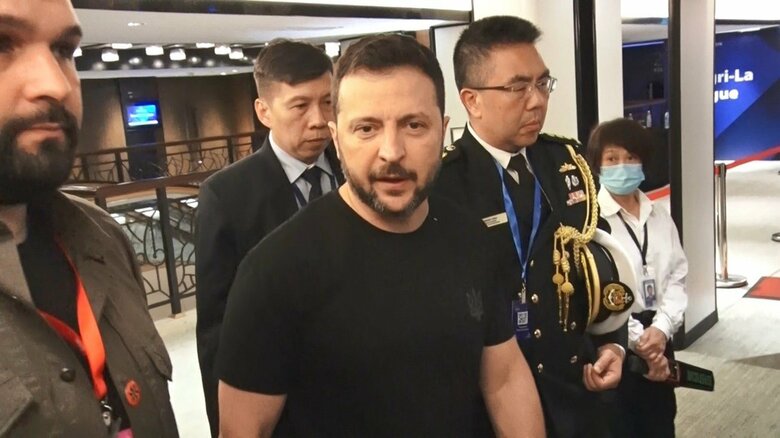 FNNの取材に答えるゼレンスキー大統領