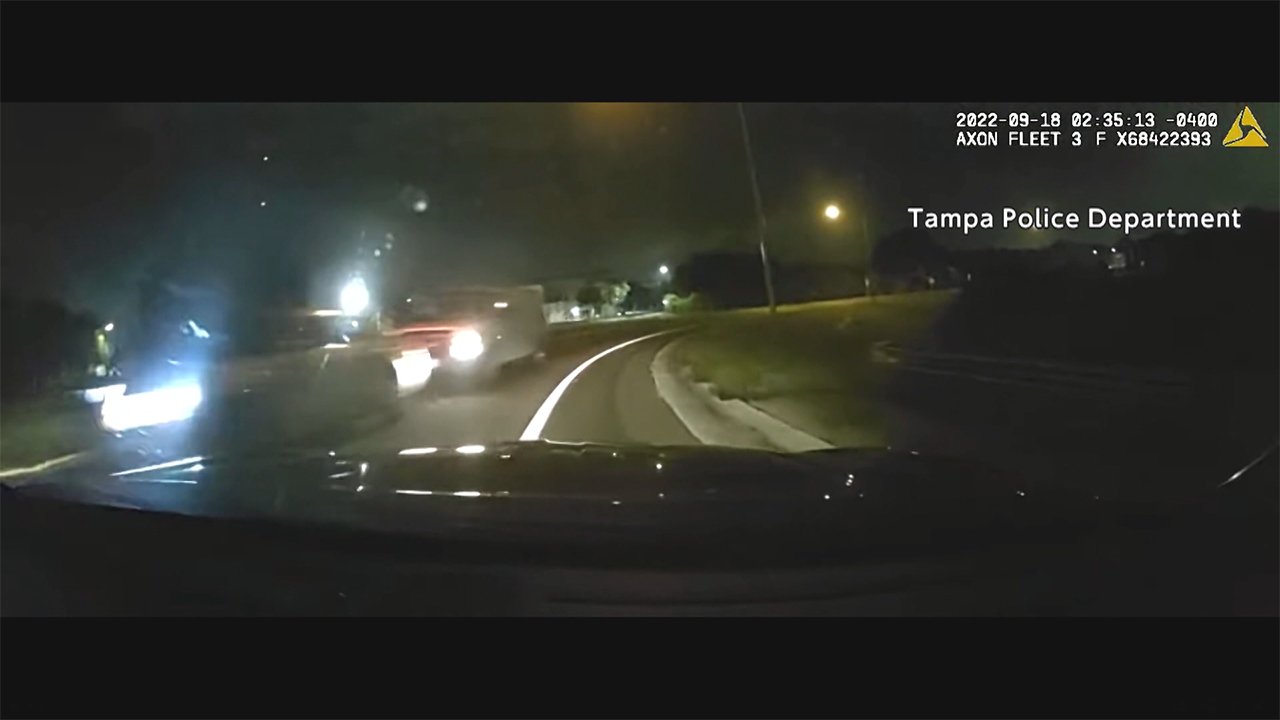 パトカーが逆走車と遭遇 1台ではなく 衝突寸前 アメリカ Fnnプライムオンライン Goo ニュース