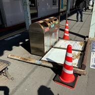 【重さ50キロの鉄製の案内看板が…】JR北海道の駅のホームで突然倒れる…当時周囲に人がおらず巻き込まれはなし〈北海道苫小牧市〉