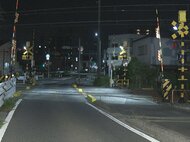 目撃者「ゴツンと大きい音が…」線路に石やビールの空き缶置いたか 逮捕の男「酔っていて覚えていない」