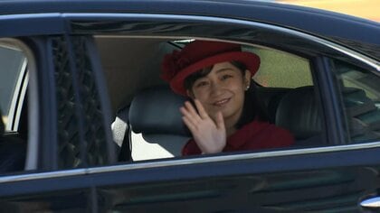 【速報】佳子さま29歳　陛下に誕生日の挨拶へ…鮮やかな赤い装いで笑顔