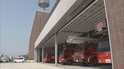 住宅と倉庫が全焼か…「火が出ている」新潟県長岡市で朝に火災発生　この家に住む女性2人が軽いけがも命に別条なし