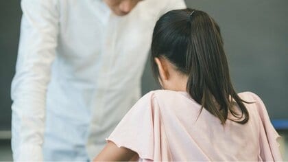 わいせつ教員排除へ「日本版DBS」の可能性と縦割りの壁　子どもを守る新機関は設立できるのか