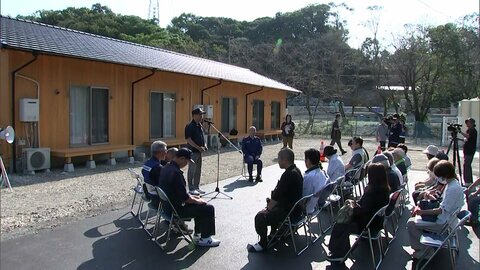 「木の香りがなかなかいい」宇城市で初の木造仮設住宅が完成　熊本地震の被災者が入居開始