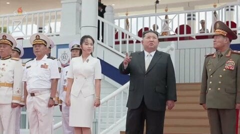 金正恩総書記の体重140kg台　極度の肥満状態と国会に報告　健康上の異常な兆候ほぼなし　娘“ジュエ氏”も分析　韓国国家情報院