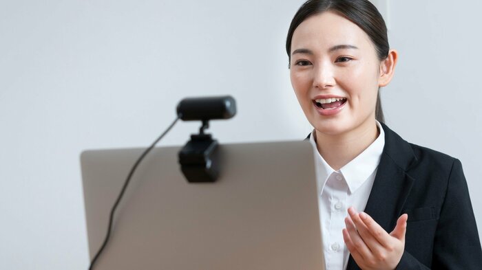 オンライン面接では少しオーバーにアピールした方がよさそうだ(画像はイメージ)
