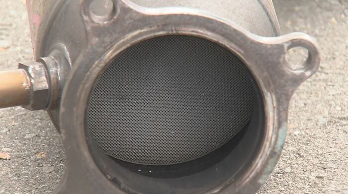 網目の部分に「パラジウム」が使われている