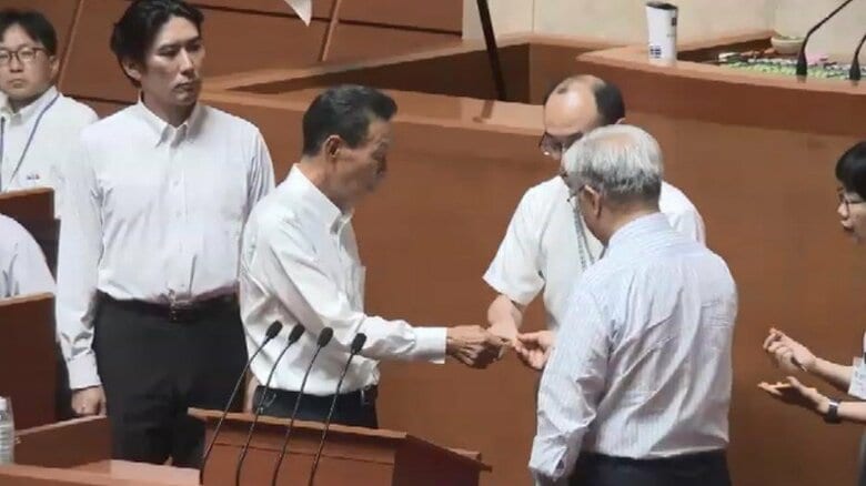 くじ引き決着の裏に“3人の新開議員”　「しんかい」だけでは無効に　福岡県議長選で起きた波乱「名字だけでは意思特定できず」｜FNNプライムオンライン
