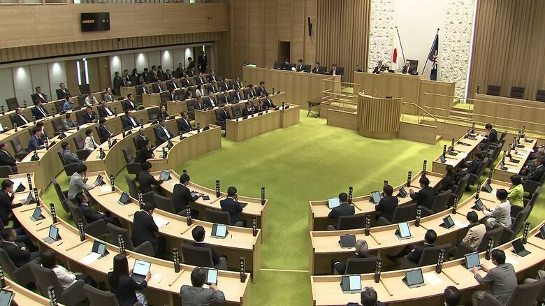 来春導入目指す「宿泊税」条例改正案を審議へ〈定例北海道議会が開会〉高校授業料無償化など盛り込んだ一般会計補正予算案も提出―新議長は自民党・道民会議の伊藤条一氏｜FNNプライムオンライン