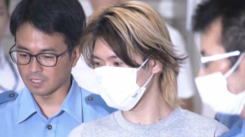 「服を脱ぐか、腕を折られるか、どっちがいい？」と脅し…歌舞伎町ホストの27歳男を逮捕　泥酔した女性客に性的暴行を加えケガをさせた疑い｜FNNプライムオンライン