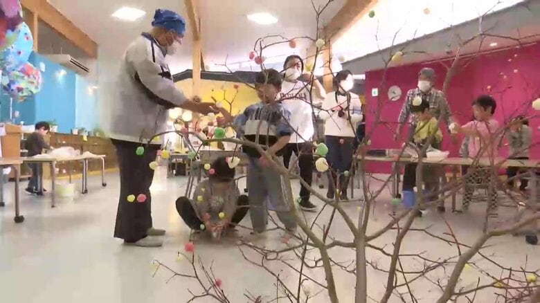 小正月の伝統行事「みずき団子作り」　釜石市のこども園　岩手県｜FNNプライムオンライン