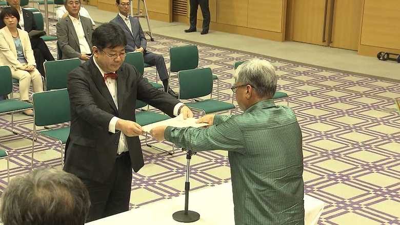 (当選証書の授与・7月26日)