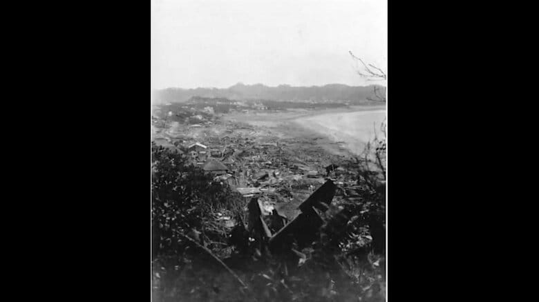 鎌倉の由比ヶ浜は津波に襲われた　鎌倉市中央図書館所蔵