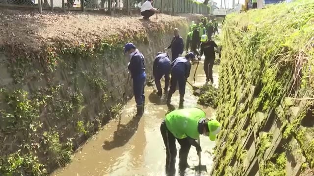 市民・企業などが協力して排水路しゅんせつ　大雨シーズンを前に　福岡・久留米市