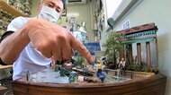 SNSでバズった!超リアルなミニチュア作品…52歳男性の発想と技にフォロワー急増【石川発】