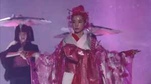 神戸に人気モデル・歌手126人集結!仲里依紗 妖艶な花魁風ピンクドレス披露