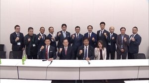 プロレス&格闘技を救え!超党派で異例タッグ結成
