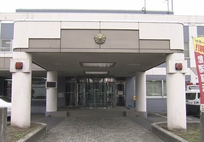 積雪期にひどすぎる…冬の北海道で除雪機盗んだ疑い_車庫に侵入し犯行の21歳無職の男を逮捕_金銭目的か？リサイクル店に売却_警察が発見し捜査進める〈北海道安平町〉